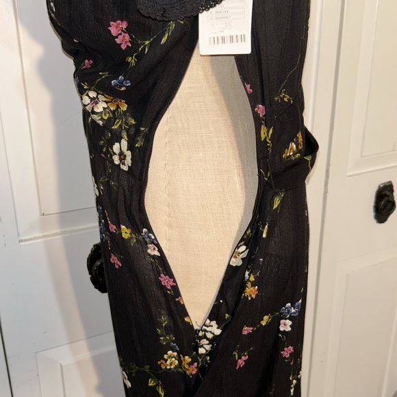 NWT Urban Outfitters UO Marie Prairie Wrap Jumpsuit Floral Print Size 10 - Picture 14 of 16